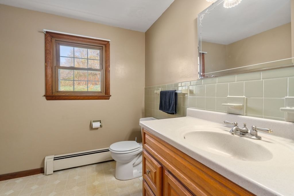 89 Center Rd Dudley — Photo 15 of 29