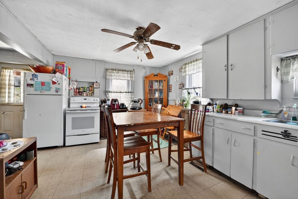 3 Hog Hollow Rd, Buckland, MA 01370 photo 2