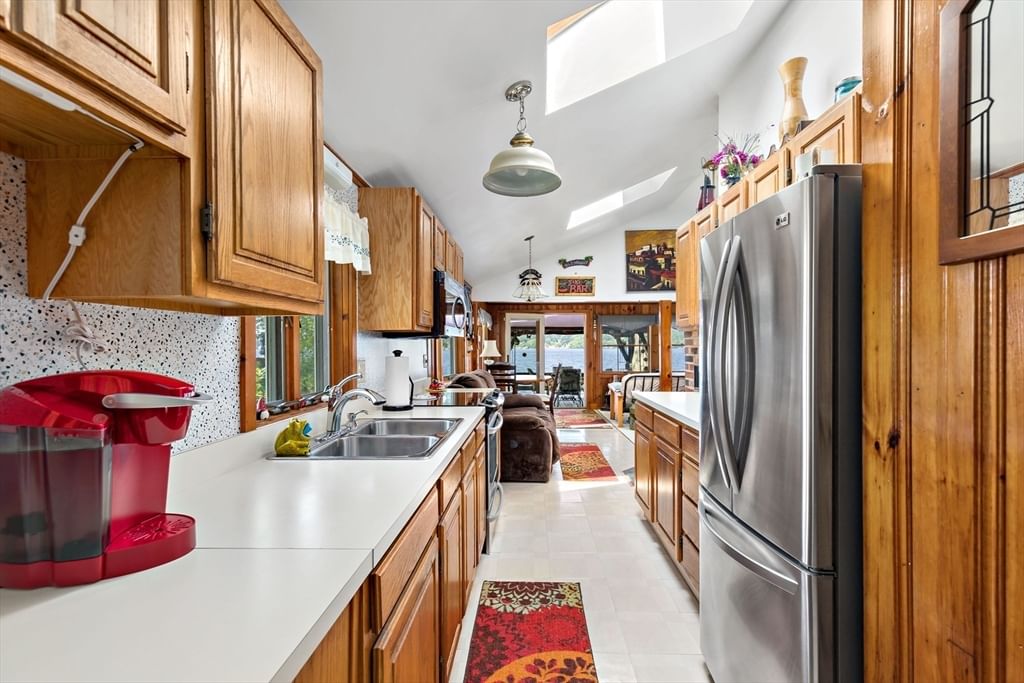 22 Fuller Shores Rd Lakeville — Photo 11 of 26