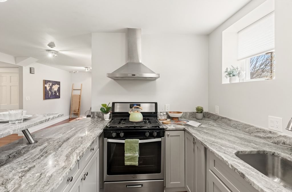 15 Millmont St #B Boston — Photo 7 of 31