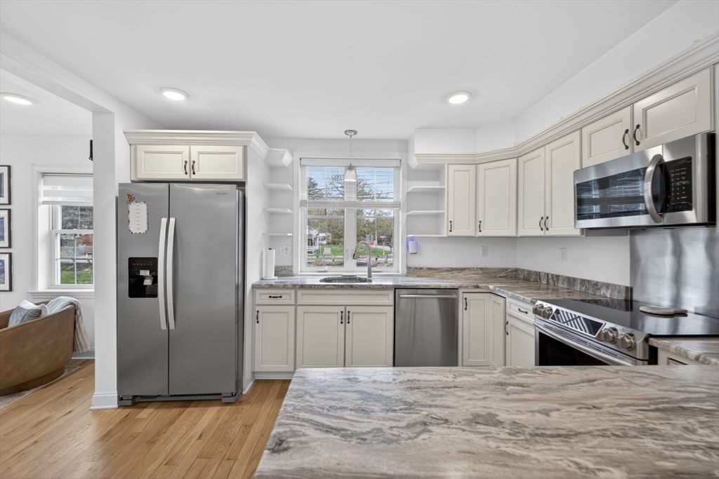 12 Linden St, Berlin, MA 01503 photo 2