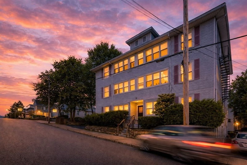 51 Wood Ave