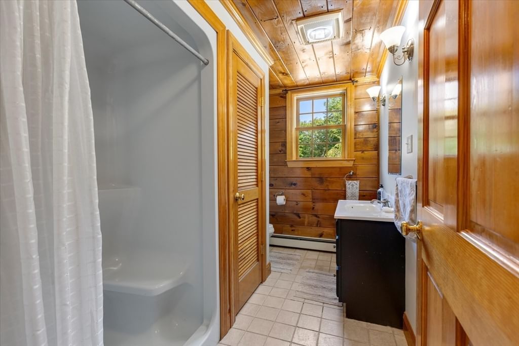 220 Mattapoisett Rd Rochester — Photo 21 of 40