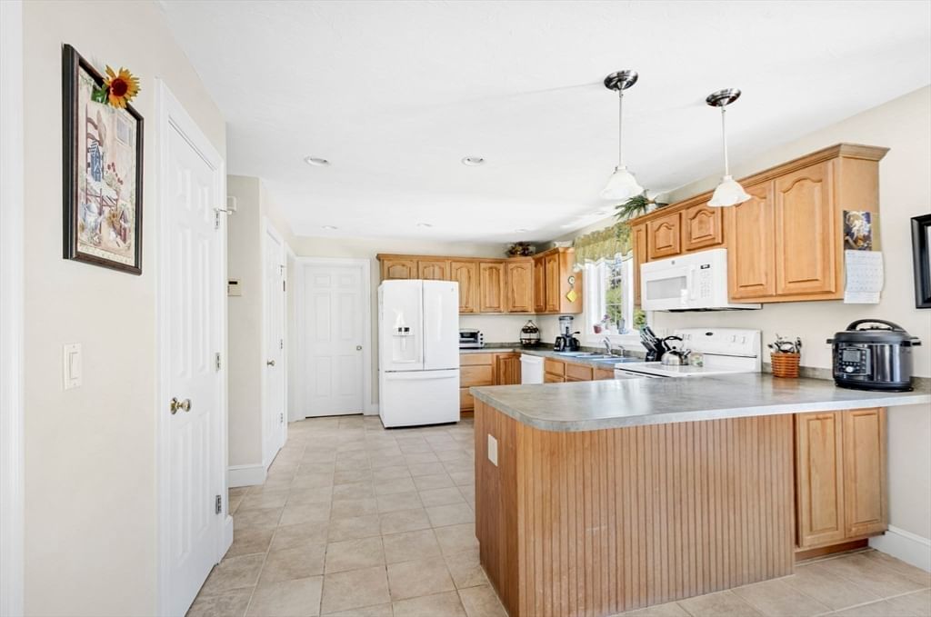 70 Skyline Dr, Oakham, MA 01068 photo 2