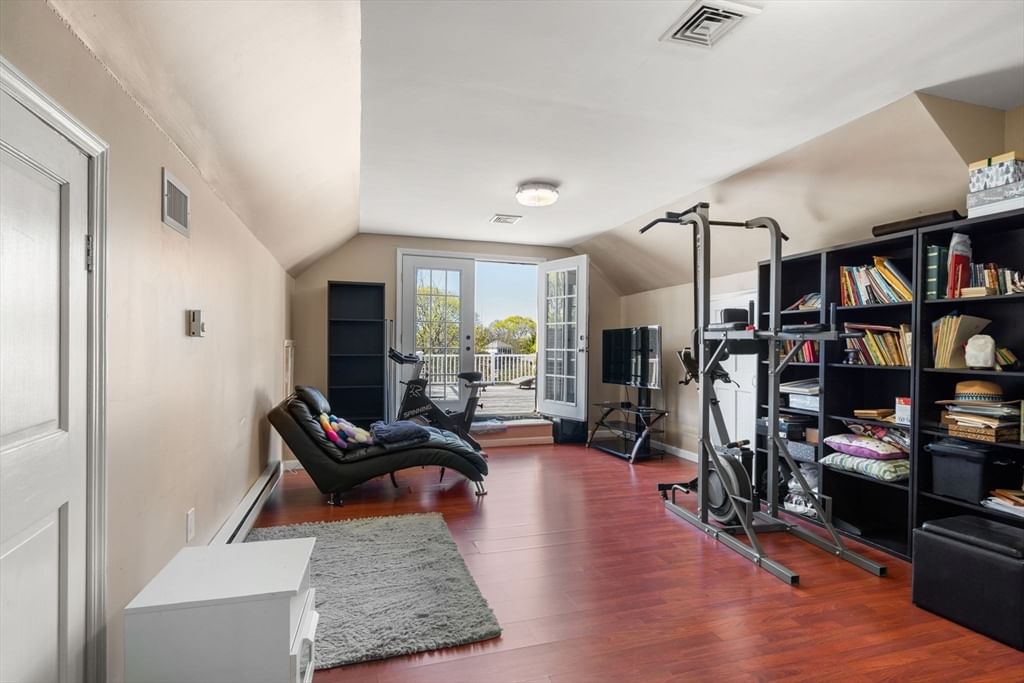Listing Image 19