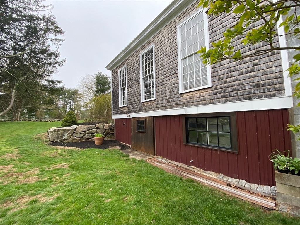 599 Moraine St Marshfield — Photo 32 of 41