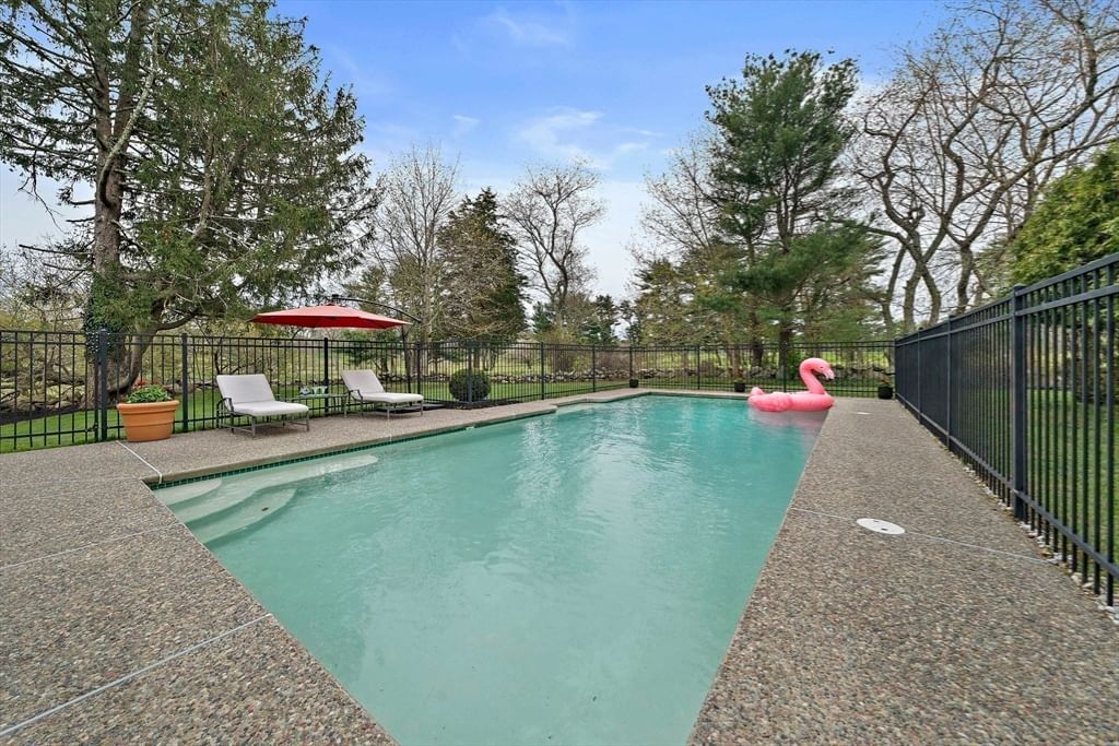 599 Moraine St Marshfield — Photo 35 of 41