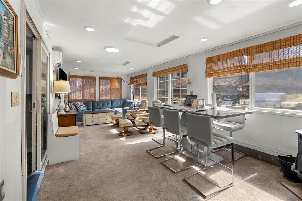 91 Great Woods Road Saugus — Photo 8 of 30