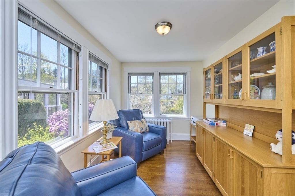 Listing Image 11
