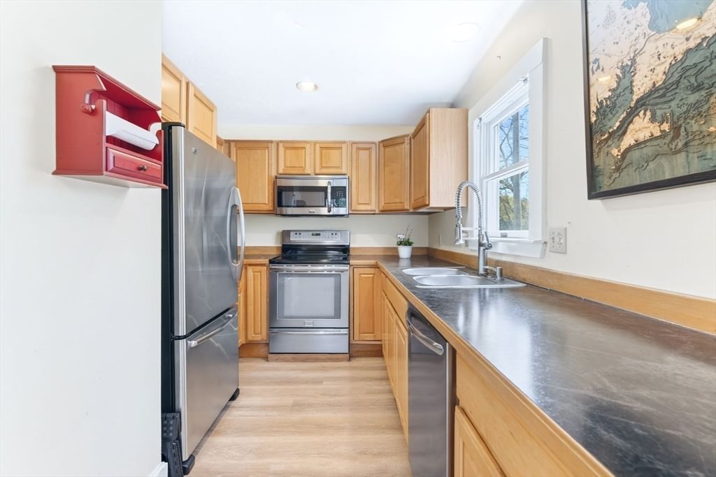 138 County Rd Falmouth — Photo 8 of 37