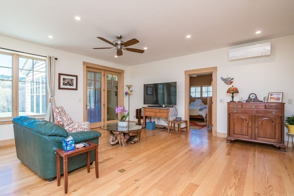 474 Little Mohawk Rd, Shelburne, MA 01370 photo 3