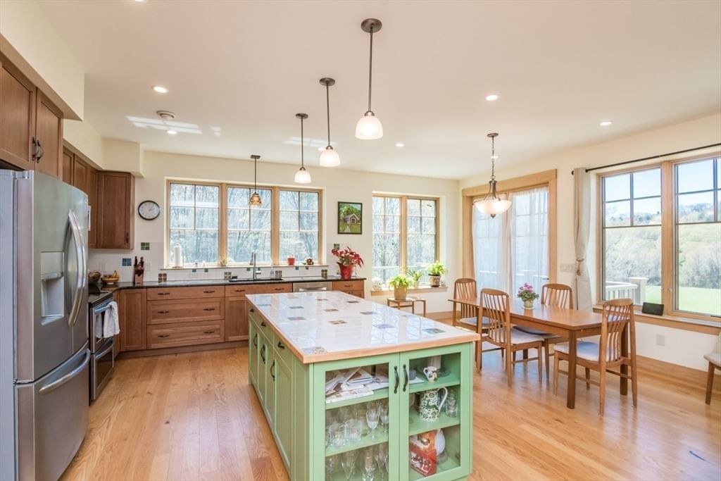 474 Little Mohawk Rd, Shelburne, MA 01370 photo 2