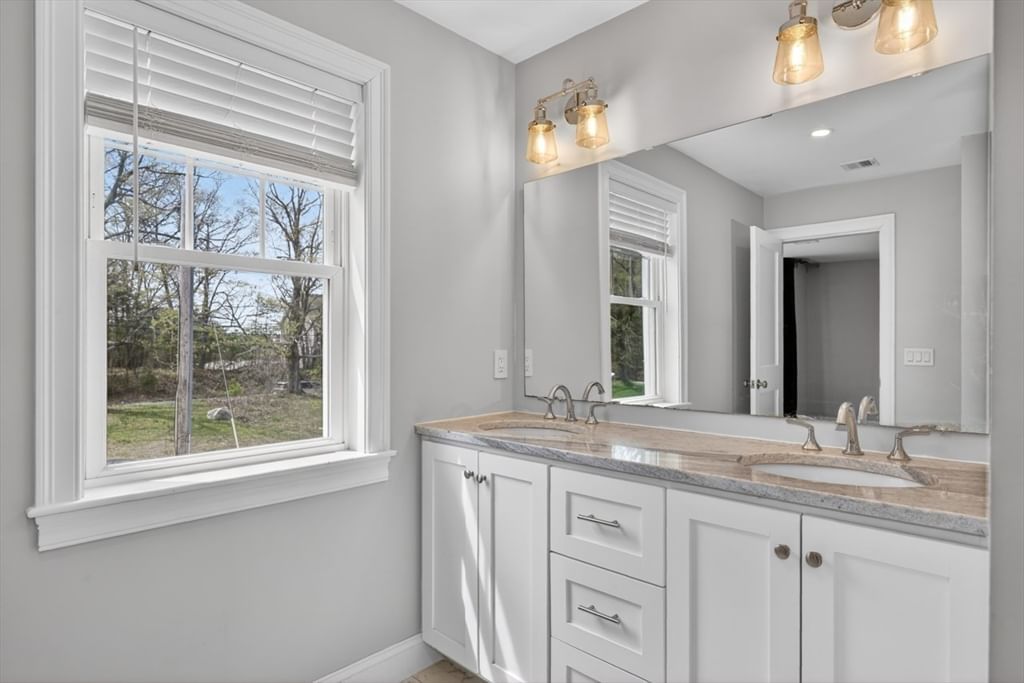 228 Norfolk St #228 Holliston — Photo 18 of 33