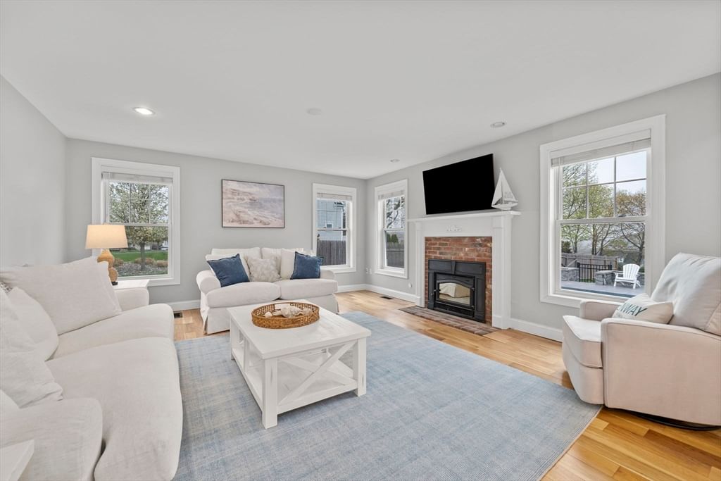 19 Pauline Road Marshfield — Photo 11 of 42