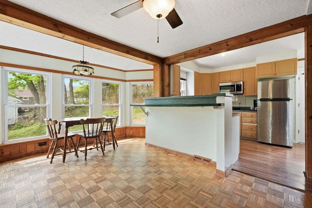 10 Crescent St, Huntington, MA 01050 photo 2