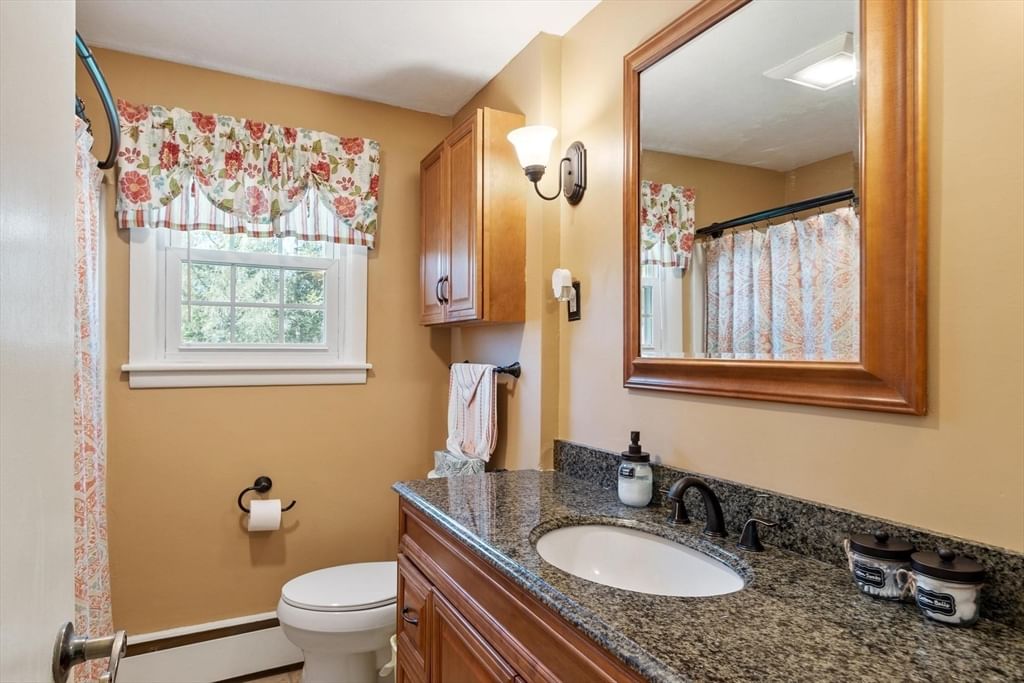 8 Burtenmare Circle, Paxton, MA 01612 photo 5