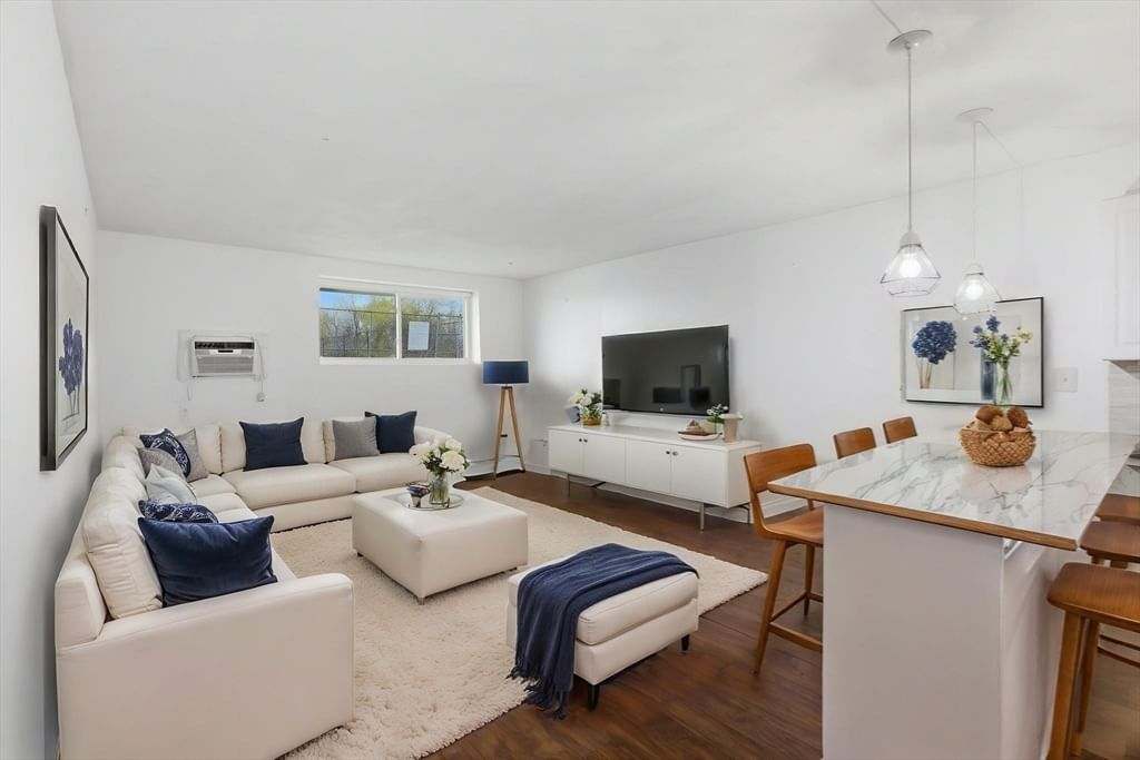 1000 Governors Dr #4 Winthrop — Photo 16 of 25
