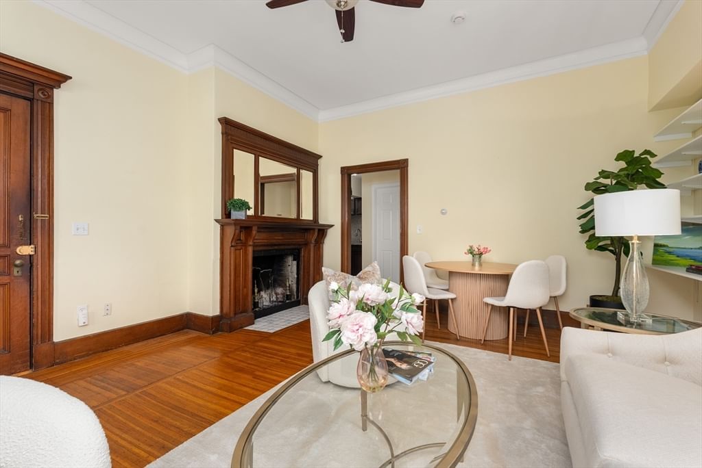 Listing Image 12