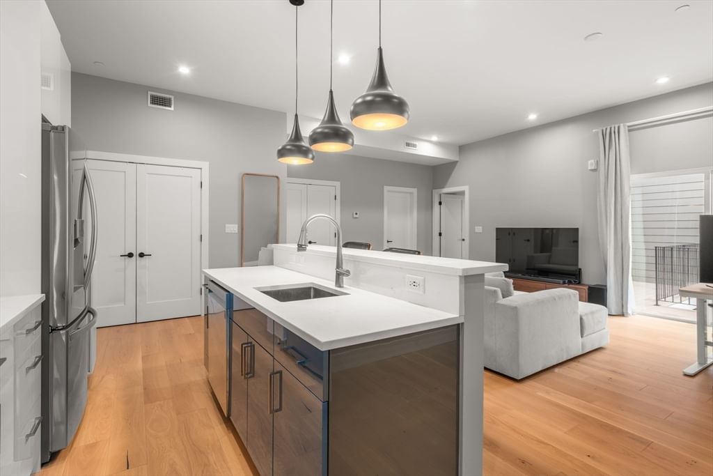 60 Cross St E #328 Somerville — Photo 10 of 33