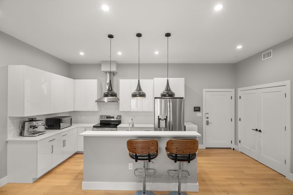 60 Cross St E #328 Somerville — Photo 11 of 33