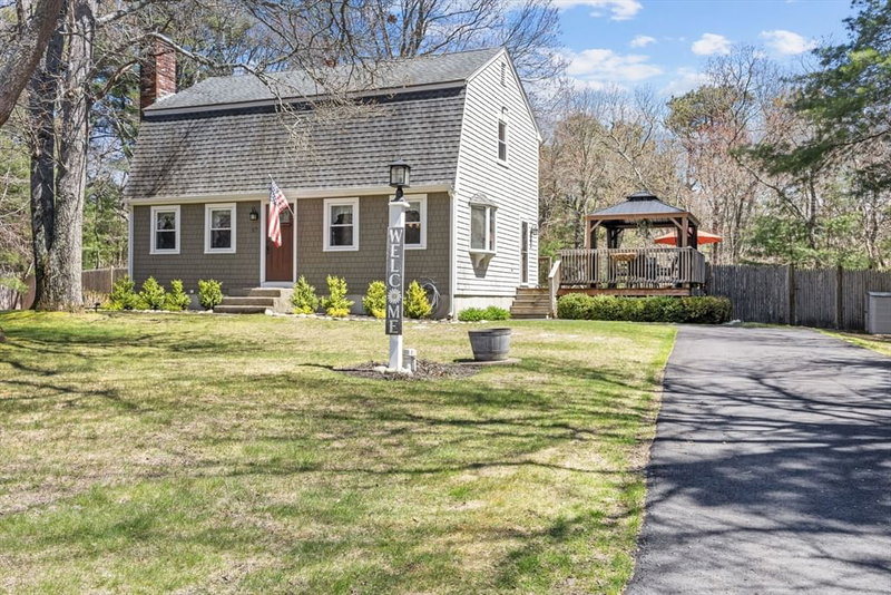 Property at 57 Dorothy Dr, Plymouth, MA 02360