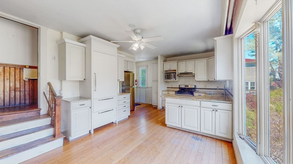 Listing Image 8
