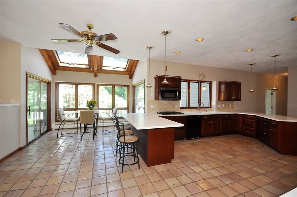 9 Breezy Point Rd Acton — Photo 11 of 42