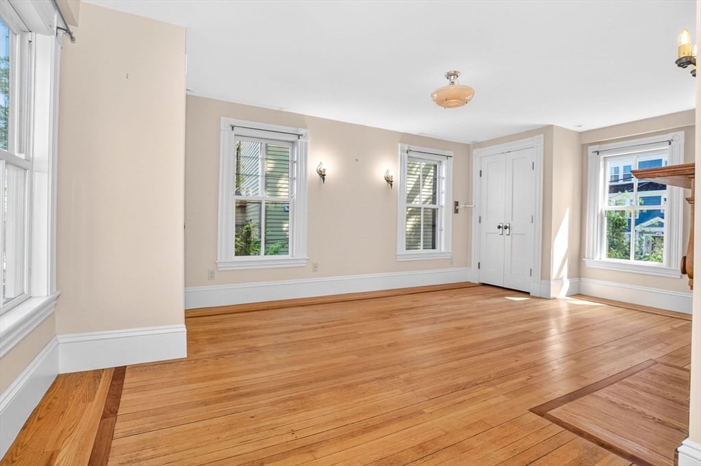 51 Green St Boston — Photo 14 of 32