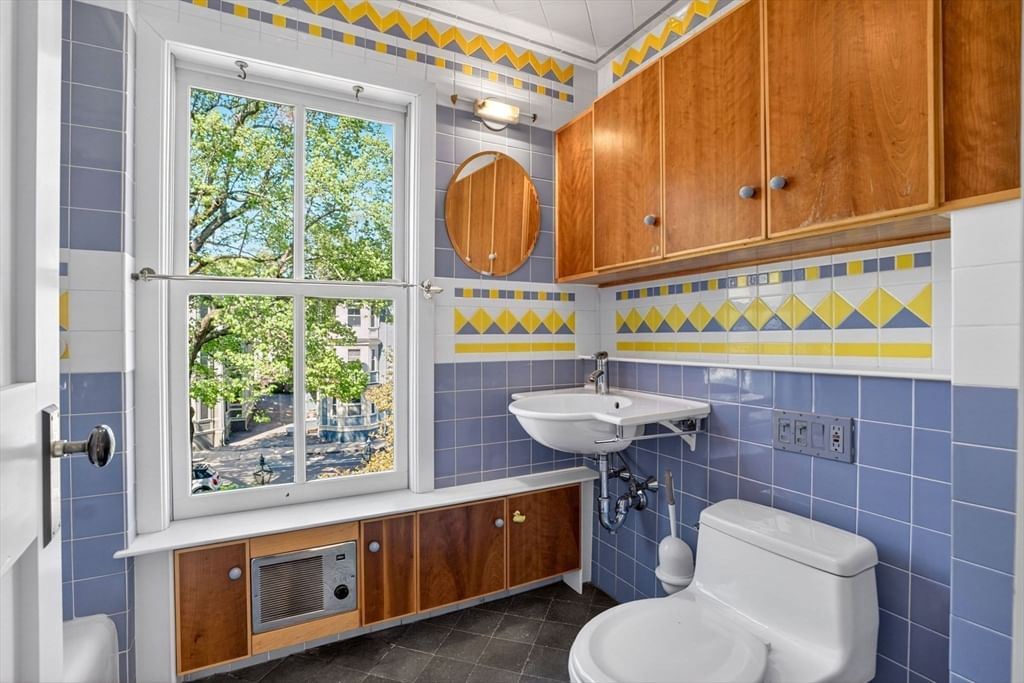 51 Green St Boston — Photo 16 of 32