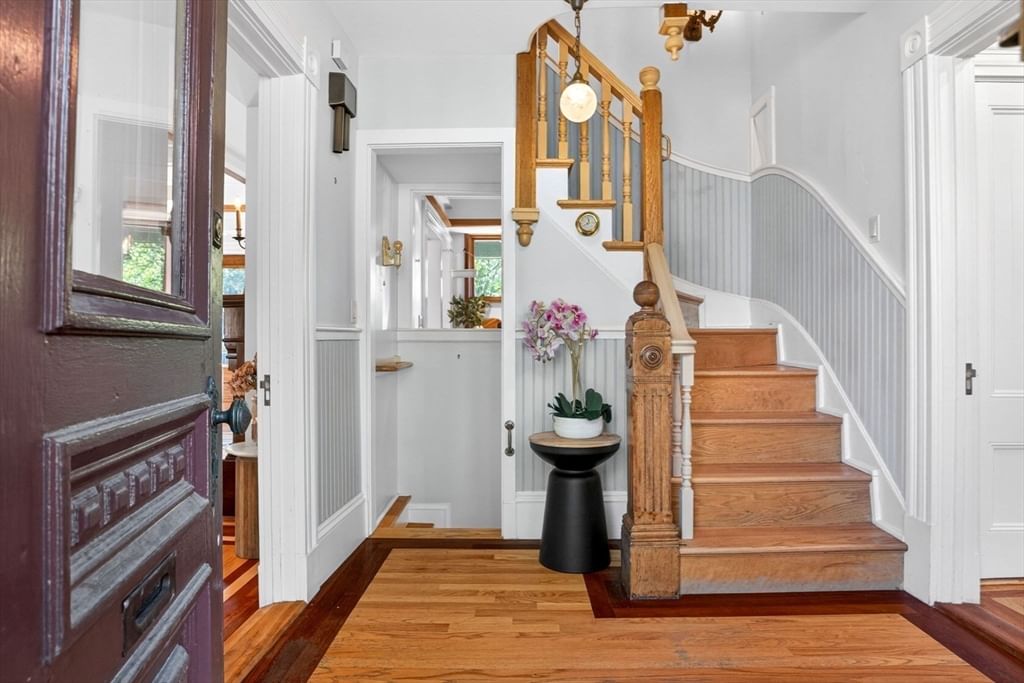51 Green St Boston — Photo 2 of 32