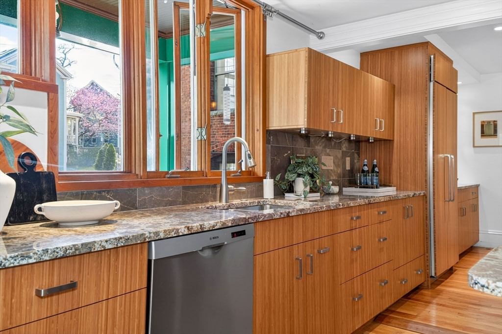 51 Green St Boston — Photo 6 of 32