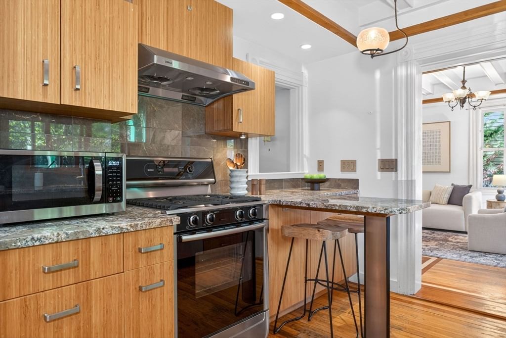 51 Green St Boston — Photo 8 of 32
