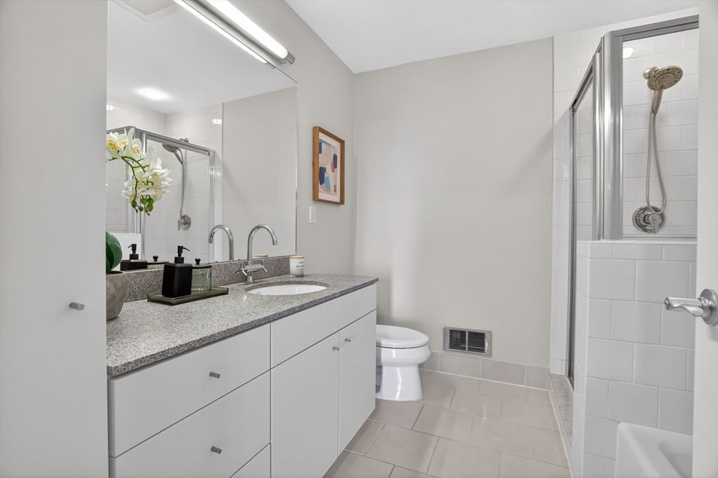 25 Channel Center St #1107 Boston — Photo 21 of 36