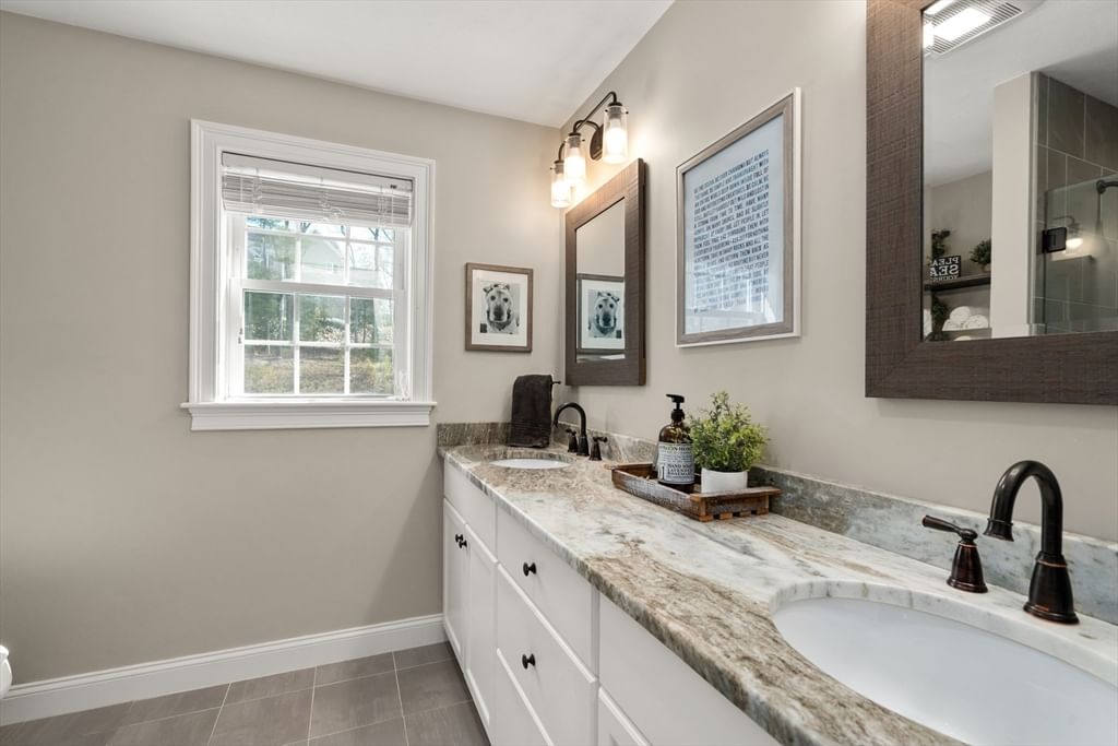 9 Jewell Xing, Mendon, MA 01756 photo 4