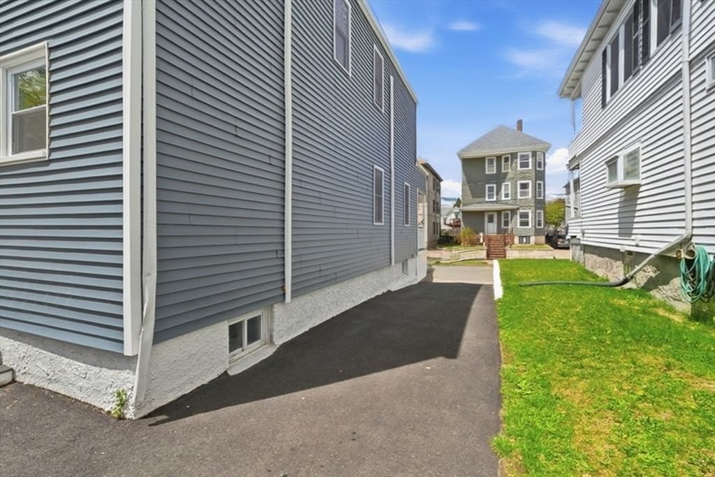 58 Willard Street New Bedford — Photo 21 of 24