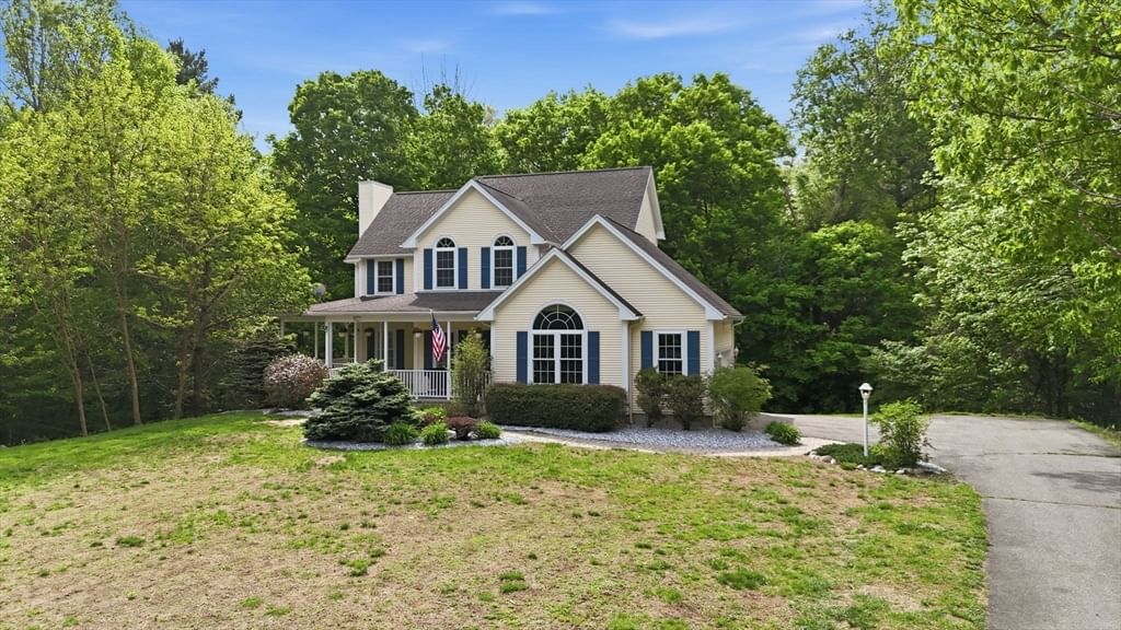 81 Sheffield Dr Belchertown — Photo 2 of 40