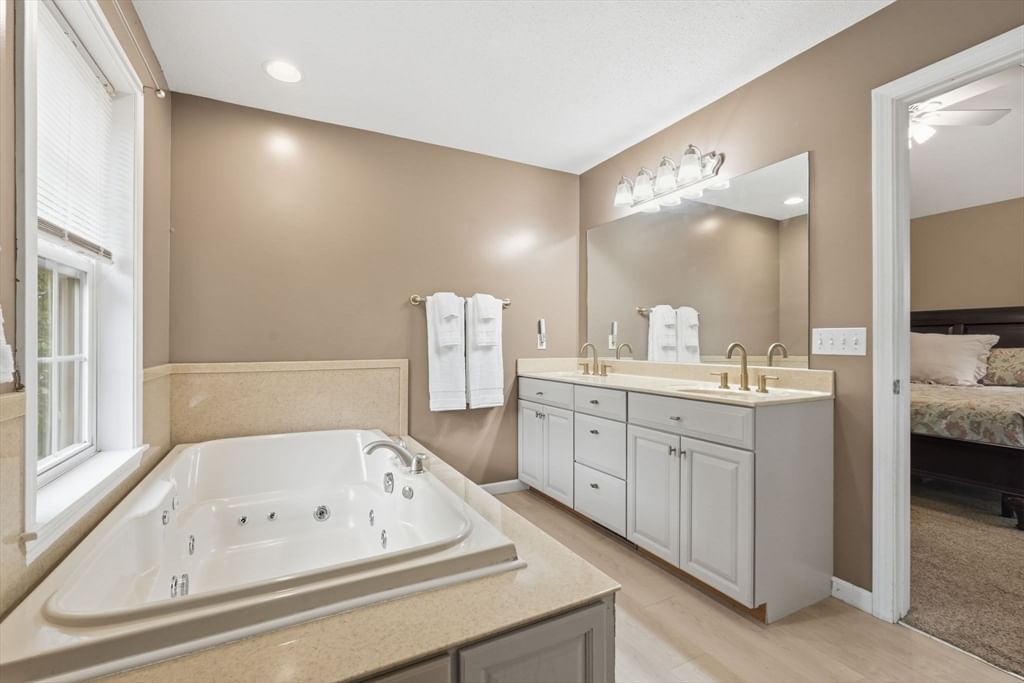 81 Sheffield Dr Belchertown — Photo 24 of 40