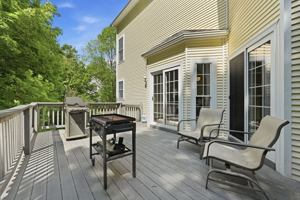 81 Sheffield Dr Belchertown — Photo 35 of 40