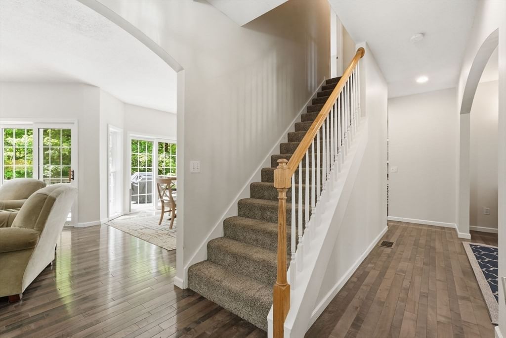 81 Sheffield Dr Belchertown — Photo 8 of 40