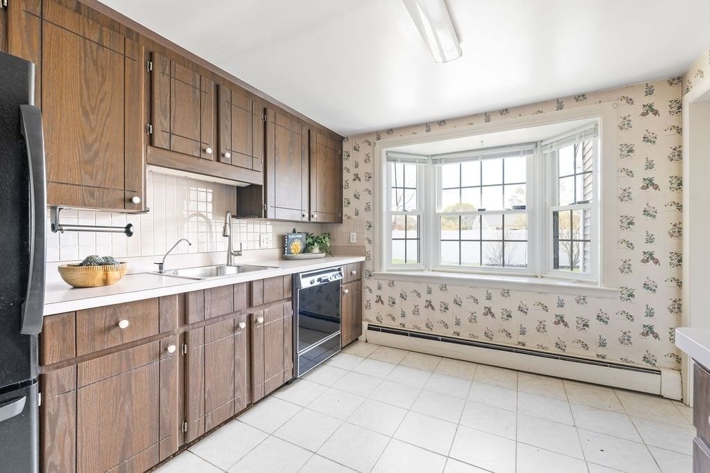 241 Walnut St Braintree — Photo 10 of 25