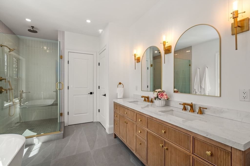 12 Sylvester Rd Newton — Photo 11 of 17