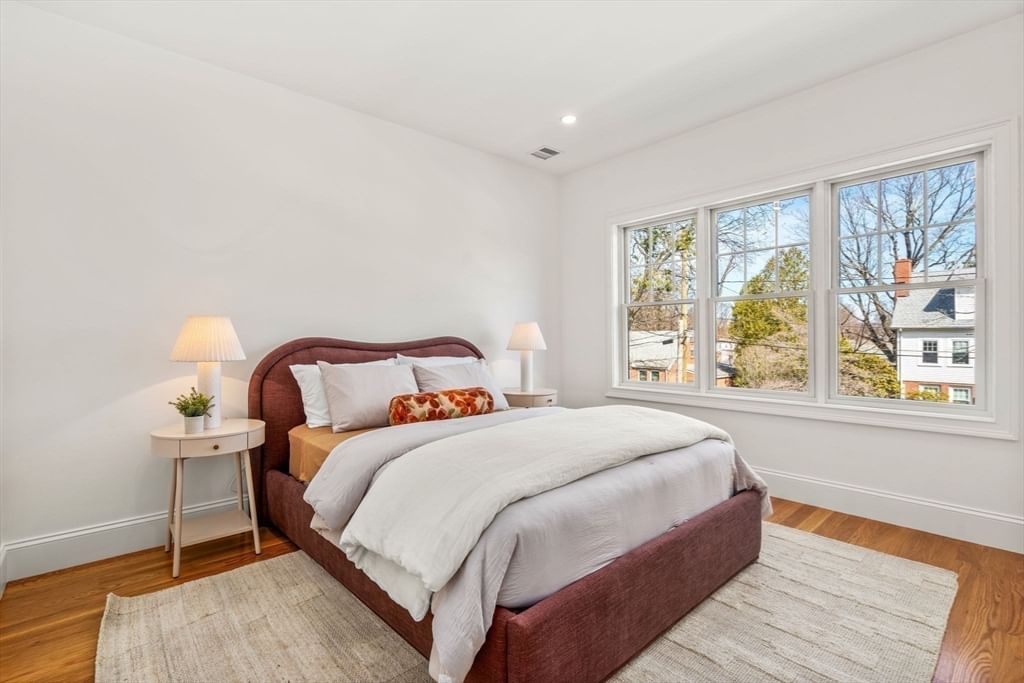 12 Sylvester Rd Newton — Photo 8 of 17