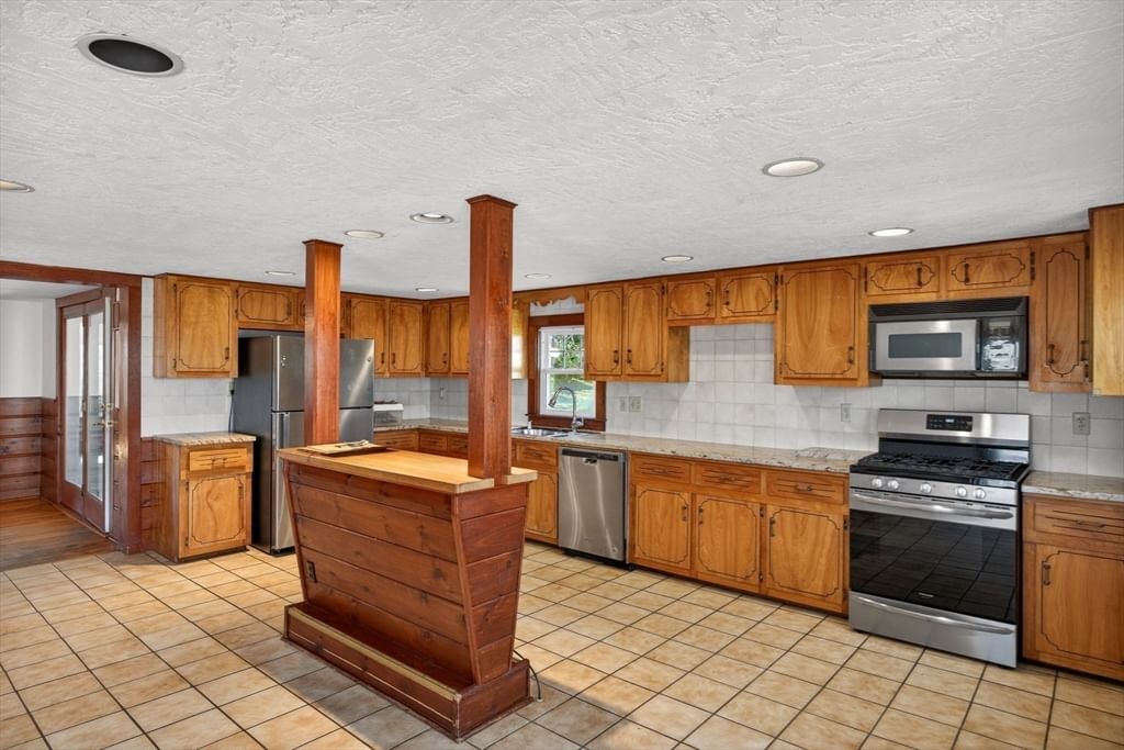 41 Belvidere Rd Falmouth — Photo 8 of 26