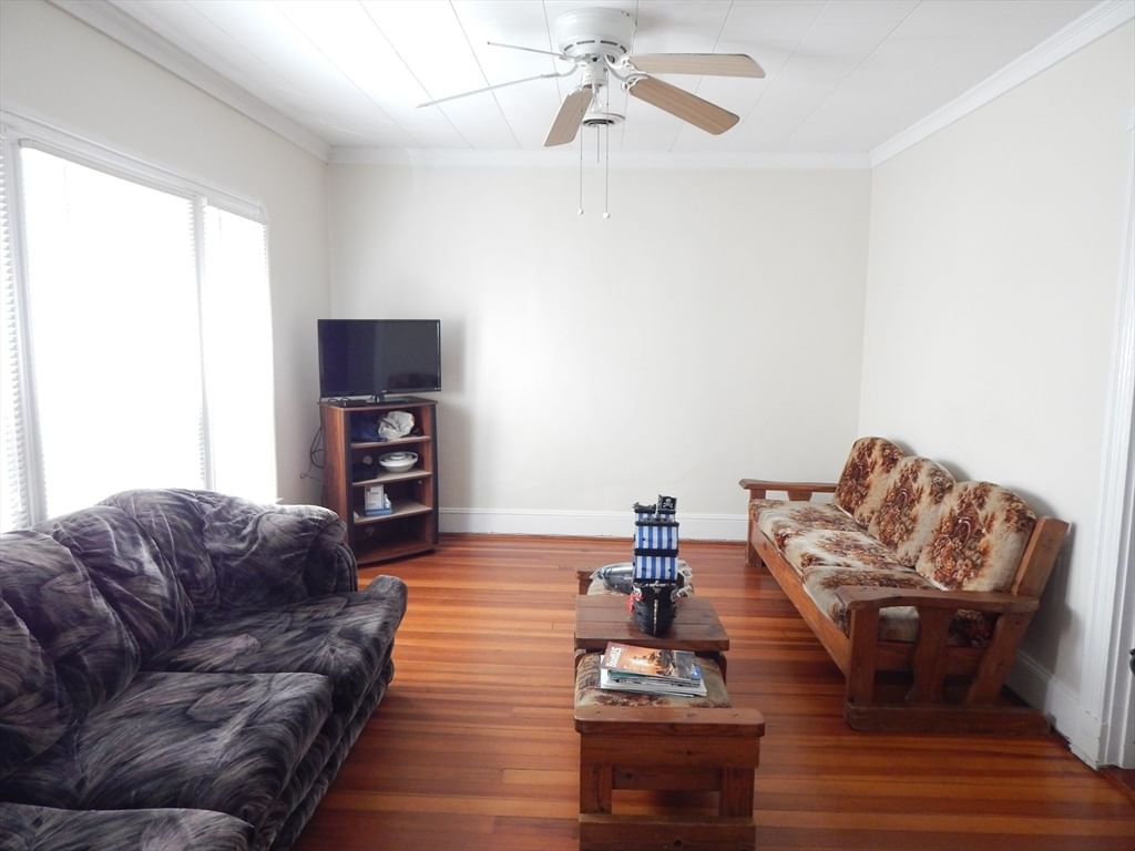 407 Park St New Bedford — Photo 13 of 30