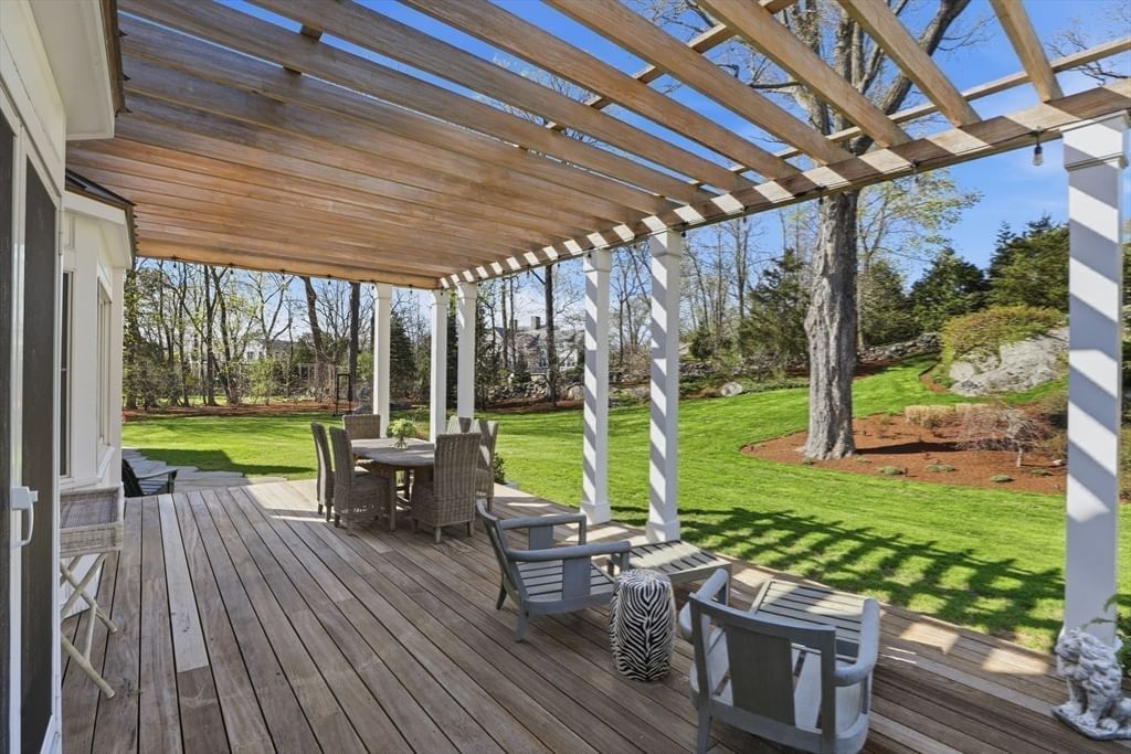 5 Seal Cove Ln Hingham — Photo 10 of 27