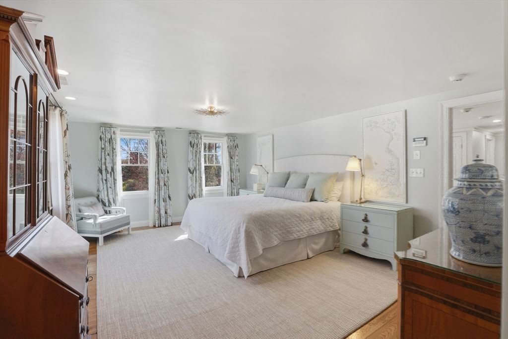 5 Seal Cove Ln Hingham — Photo 12 of 27