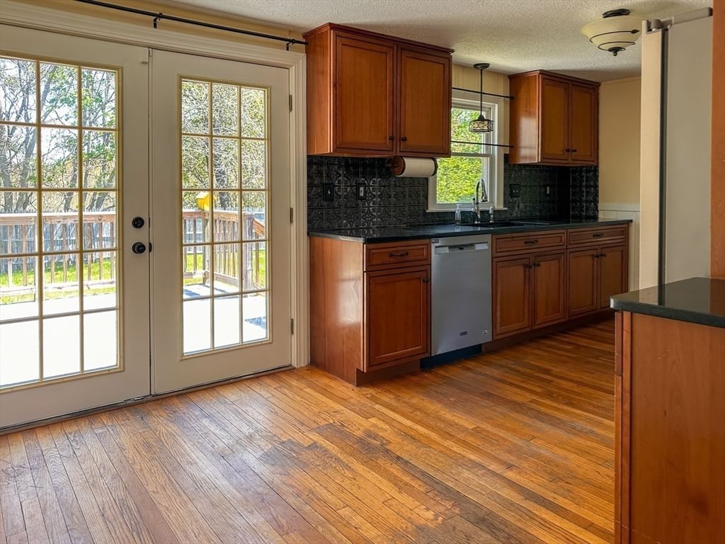 78 King Street Ludlow — Photo 8 of 18