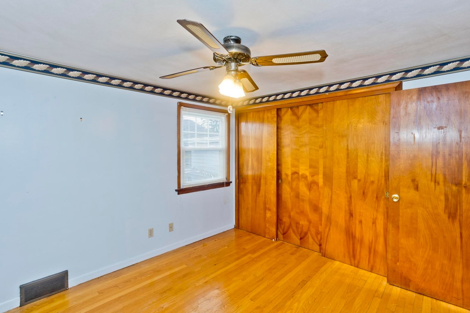 185 East St Springfield — Photo 12 of 25