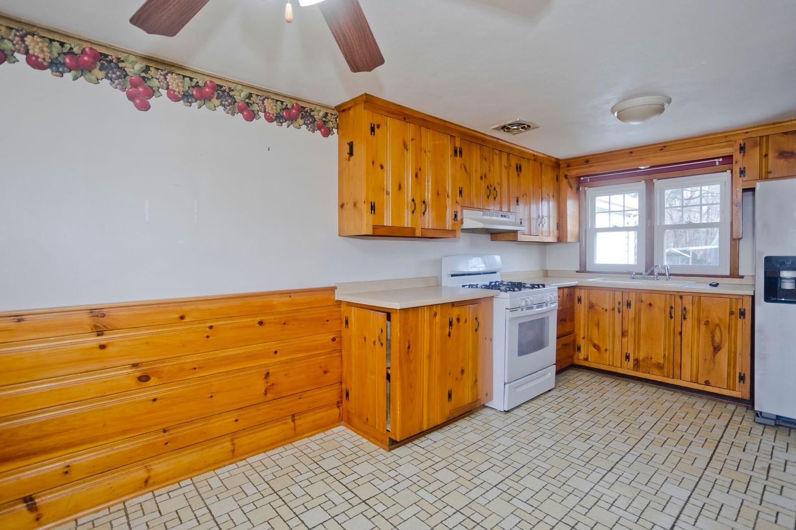 185 East St Springfield — Photo 4 of 25