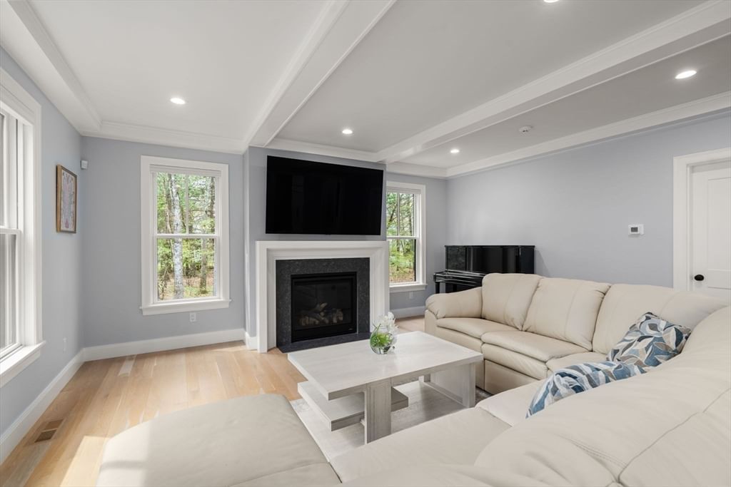 55 Oakdale Ave Weston — Photo 10 of 42